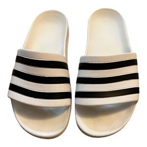 Adidas Adilette men’s slip on sandals size 8